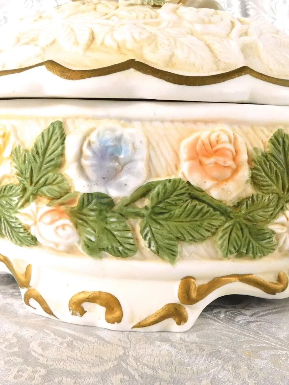 Unmarked White Ceramic Decorative Bowl with Lid # 27264
